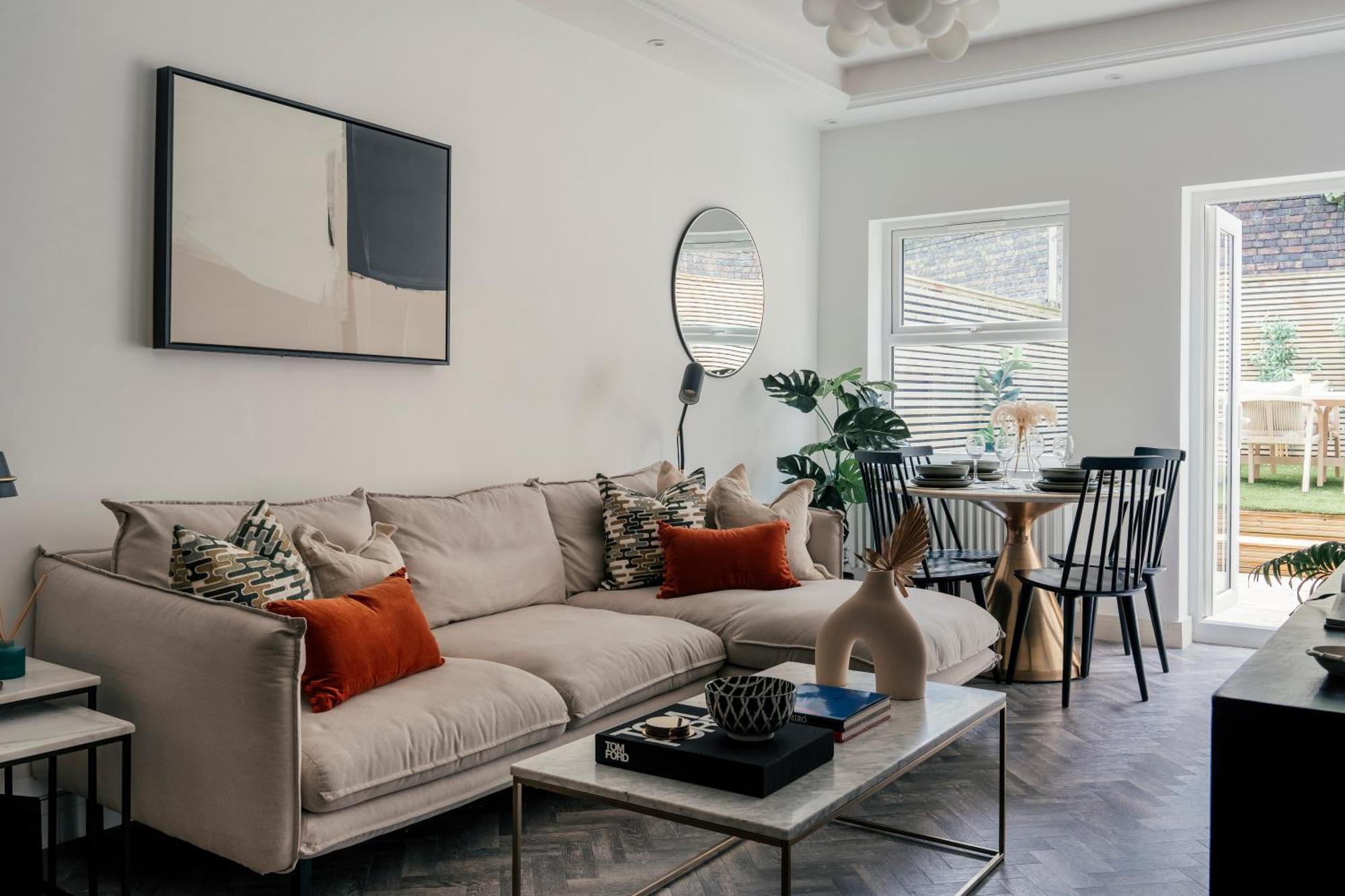 Dorothy - 3 Bed Ground Floor & Garden - Battersea Apartment London